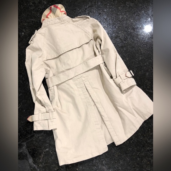 Burberry Trench Coat 4 Years 104 cm For Girls Brand New  With Tag - Picture 2 of 7